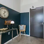Mid Century Modern Downtown 30+ Night Min *