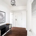 Sonder At Euclid Court