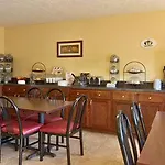 Super 8 By Wyndham Whites Creek/ Nw Area Hotel 2*