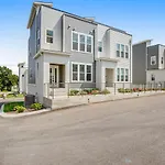 Creative Way Village - Nashville Holidays