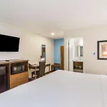 Hotel Red Lion & Airport 2*