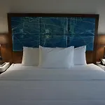 Red Lion & Airport Hotel 2*