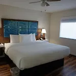 Red Lion & Airport Hotel 2*
