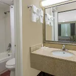 Super 8 By Wyndham Antioch/nashville South East
