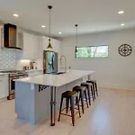 Luxury Downtown Nash/roofdeck/11 Beds Holiday home