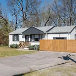 The Titan - Pet-Friendly Bungalow