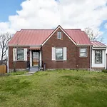 Hillsboro Village Hideaway