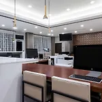 Hotel Hampton By Hilton Airport Century Place