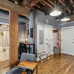 Studio With Pool Access 2 Mi To Downtown Nashville!