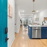 Modern Spacious With Parking By Downtown Broadway Nashville