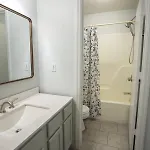 Elegant 3 Bedroom Apt With Free Parking And Balcony Nashville