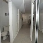 Elegant 3 Bedroom Apt With Free Parking And Balcony Apartment *
