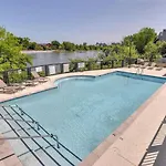Apartment Oasis Walk To Broadway With Pool, Parking, Gym And Patio *