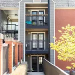Stylish Downtown Nashville Condo With Patio & Free Parking