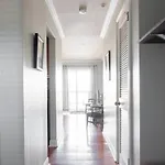 Walk To Downtown Broadway With Pool, Parking And Patio *