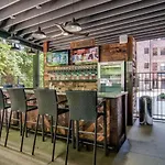 One-of-a-kind! Roll Up Garage Door-pool, Speakeasy Holiday home Nashville