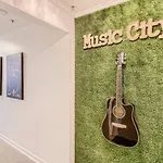 Condo With Pool And Free Parking Walk Downtown & Germantown