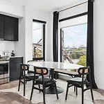 Oasis On The River With Garage Walk To Downtown