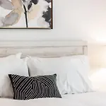 Brand New 4 Bedroom 4bath Townhome With Amazing Rooftop! *