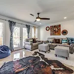 Nashville\'S Broadway: Your Spacious Home