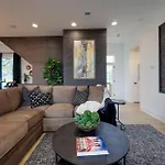Modern Stunner 5 Min To Dt Hot Tub Rooftop Views