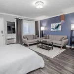 Apartment Walk To 12 South, 7 Min To Downtown, Free Parking!