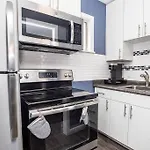 Apartment Walk To 12 South, 7 Min To Downtown, Free Parking! *