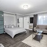 Walk To 12 South, 7 Min To Downtown, Free Parking! *