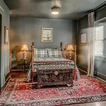 Historic Cleveland Park Cottage