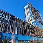 Deluxe Studio Apartment On Broadway