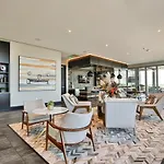 Deluxe On Broadway Apartment