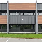 New Studio With 2 Beds 7 Mins To Broadway