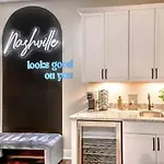 Luxury Four-Story Home, Rooftop Deck With Views, Pingpong! Sleeps 12!