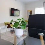 Comfy Nashville 1Br With King Bed And Optional Parking Near Gulch & Midtown Walk To The Parthenon