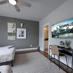 Weho Home, Geodis Park, Mini-golf, Arcade, 10min To Downtown! Sleeps 10! *