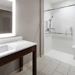 Hotel Hampton By Hilton Airport Century Place 3*