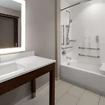 Hampton By Hilton Airport Century Place
