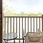 Walk To Downtown Broadway With Pool, Parking And Patio Apartment Nashville