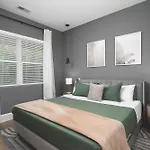 Modern Spacious With Parking By Downtown Broadway *
