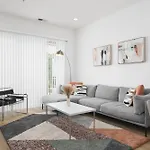 Modern Spacious With Parking By Downtown Broadway *