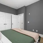 Modern Spacious With Parking By Downtown Broadway Apartment Nashville