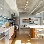 Artsy Chic 1Br Condo 30Day Min With Wifi Ac Parking Tv Furnished Rooftop