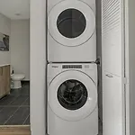 Landing Modern Apartment With Amazing Amenities