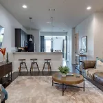 Holiday home Lofts At 30th - Urban Cityscape - Mins To Broadway *