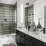 Holiday home Urban Row - Rooftop Hottub - Heart Of Gulch