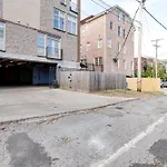 Lipstick & Boots 10 Min To Broadway, Music Row, Fun