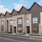 Modern Home With Large Patio Plus Rooftop Deck And Garage