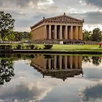 Home With Rooftop Deck & Garage, 2 Miles To Downtown Broadway