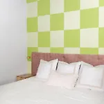 New Sleeps 4 - 7 Mins To Dt Apartment *