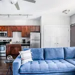 Cozysuites Music Row Modern 1Br With Free Parking 02